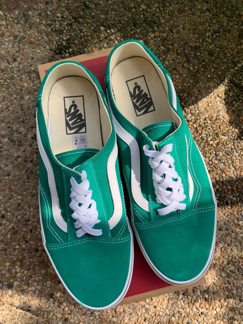 Green old store skool vans outfit
