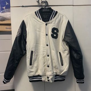 (Category: ) located in . Submitted by flamingcheapclothes (Listing ID 1175600895, Image 1). Description: .