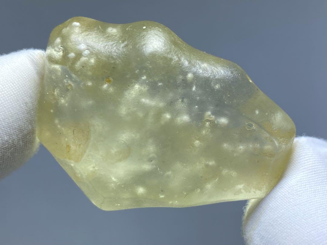 利比亞隕石利比亞黃金隕石重22.19g 37.5 x 31.6 x 19.2 mm, 女裝, 飾物