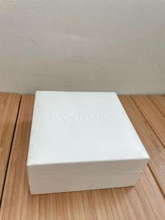 🇬🇧 Pandora Box