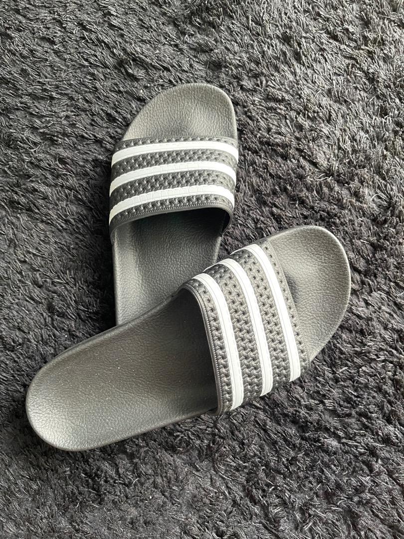 ADIDAS ADILETTE SLIDES SIZE 9