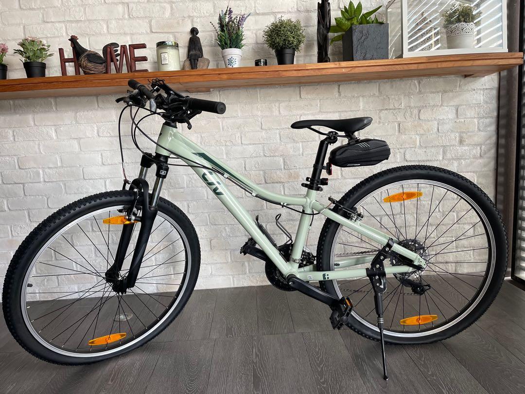Almost brand new GIANT BLISS Liv Bike