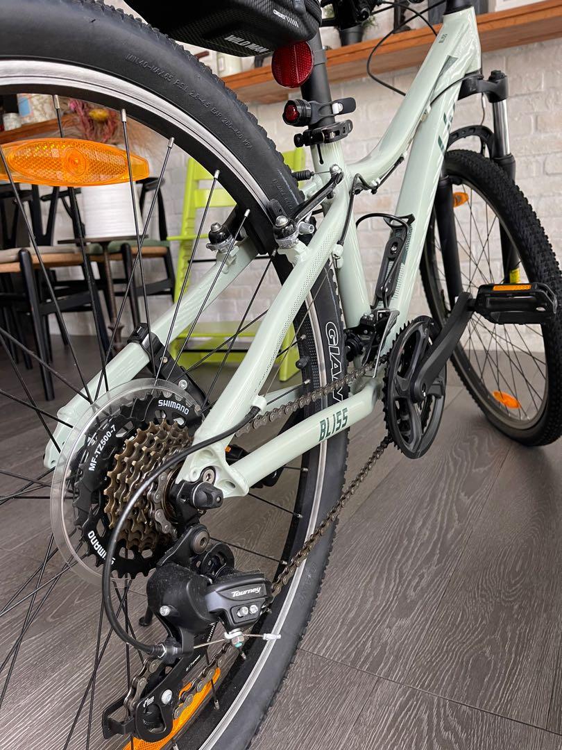 Almost brand new GIANT Liv Bike, Sports Equipment, Bicycles & Parts