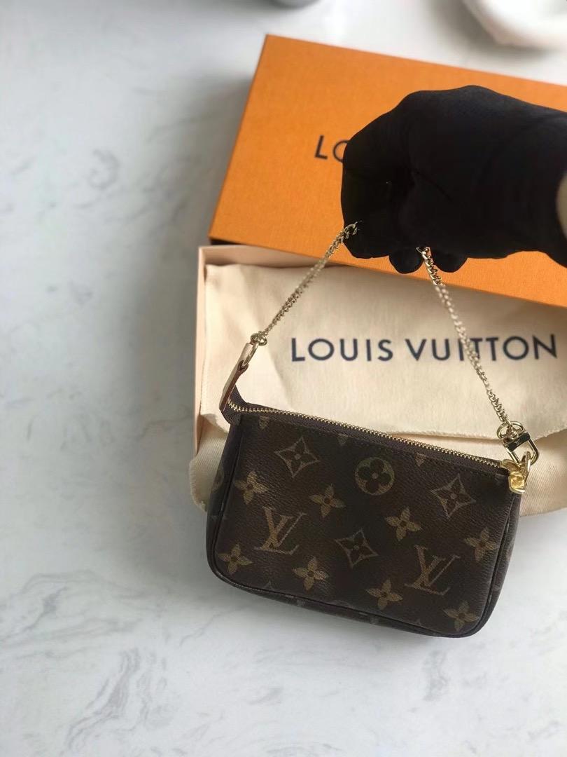 Louis Vuitton LV Unisex Aerogram Phone Pouch Black Grained Calf Cowhide  Leather - LULUX