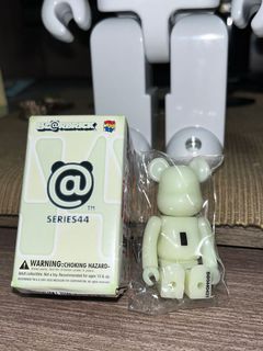 （分類：）位於 。 由 ilovebearbrick 提交（商品編號 1175833922，圖片 1）。簡介： 。