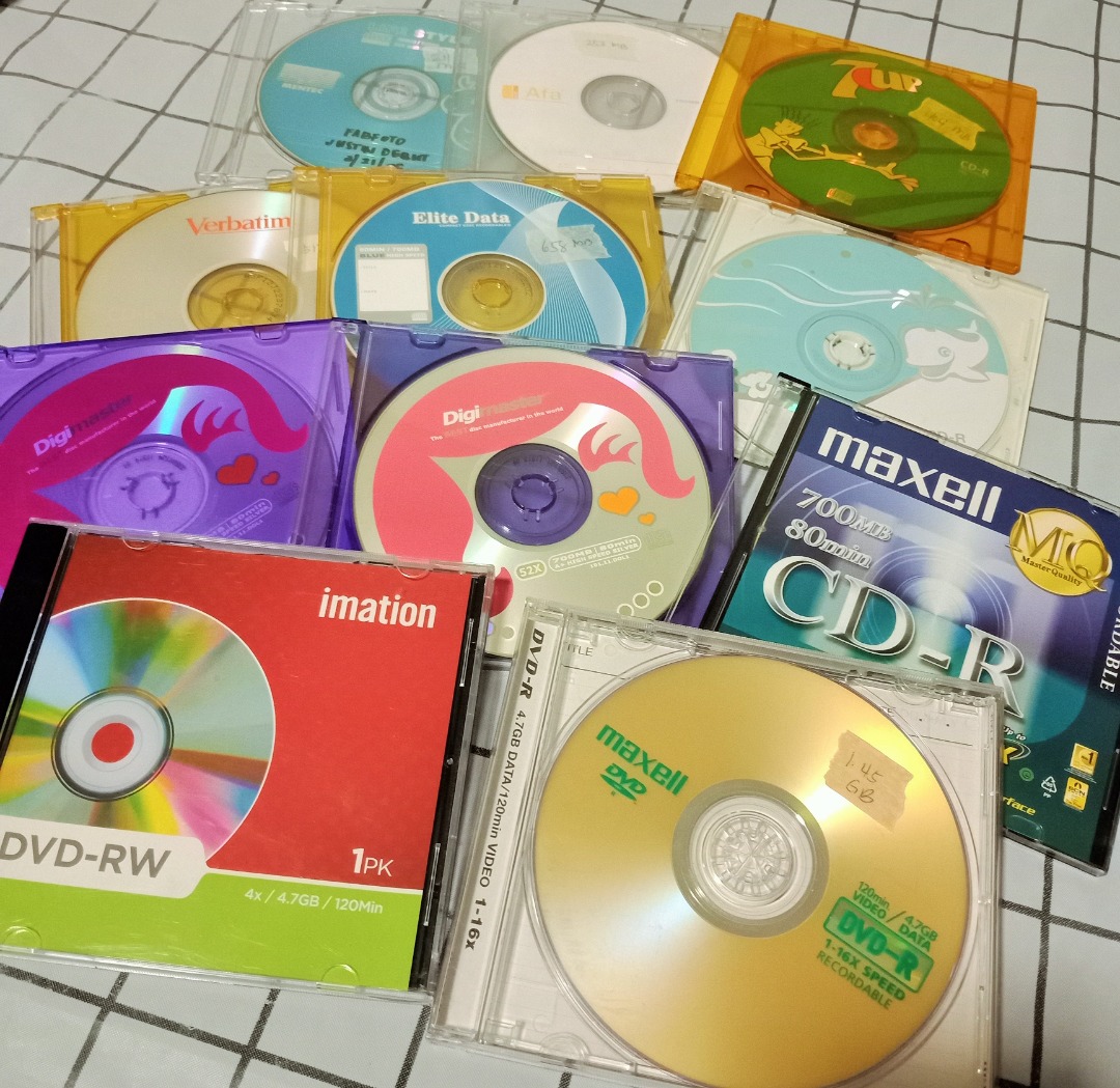 Blank CD & DVD, Hobbies & Toys, Music & Media, CDs & DVDs on Carousell