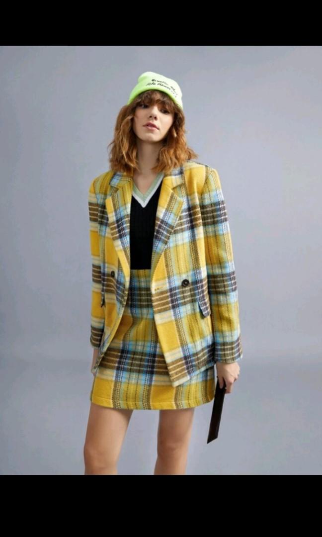 Checkered skirt shop and blazer set