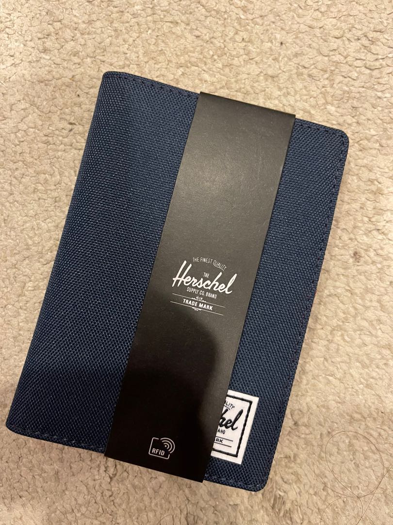 *BRAND NEW* Herschel Supply Co. Raynor Passport Holder (Blue & Red