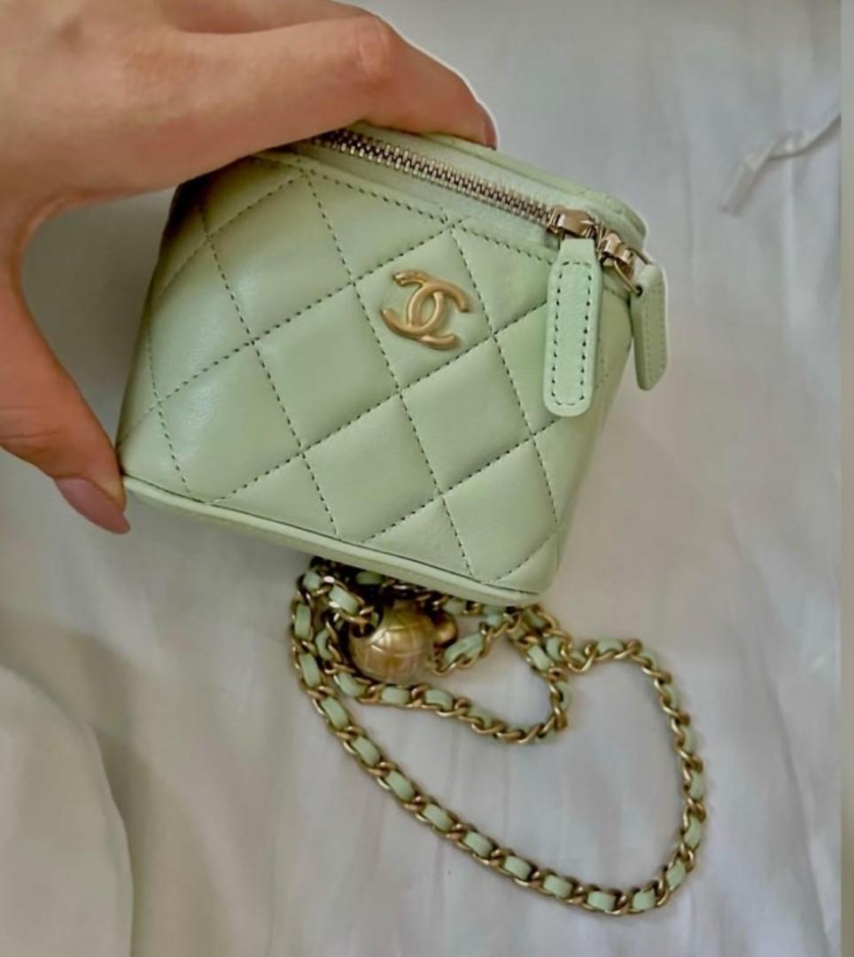 Chanel vanity case green online