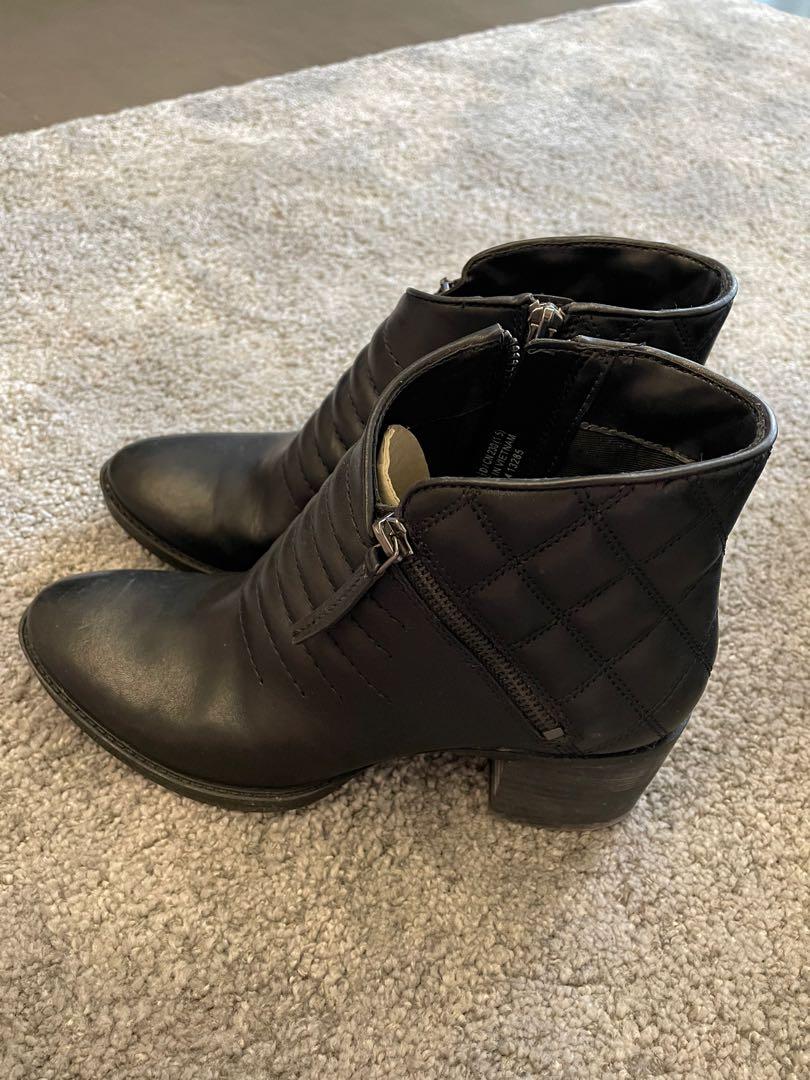 Clarks Leather Boots Size UK3.5D Women s Fashion Footwear Boots on Carousell