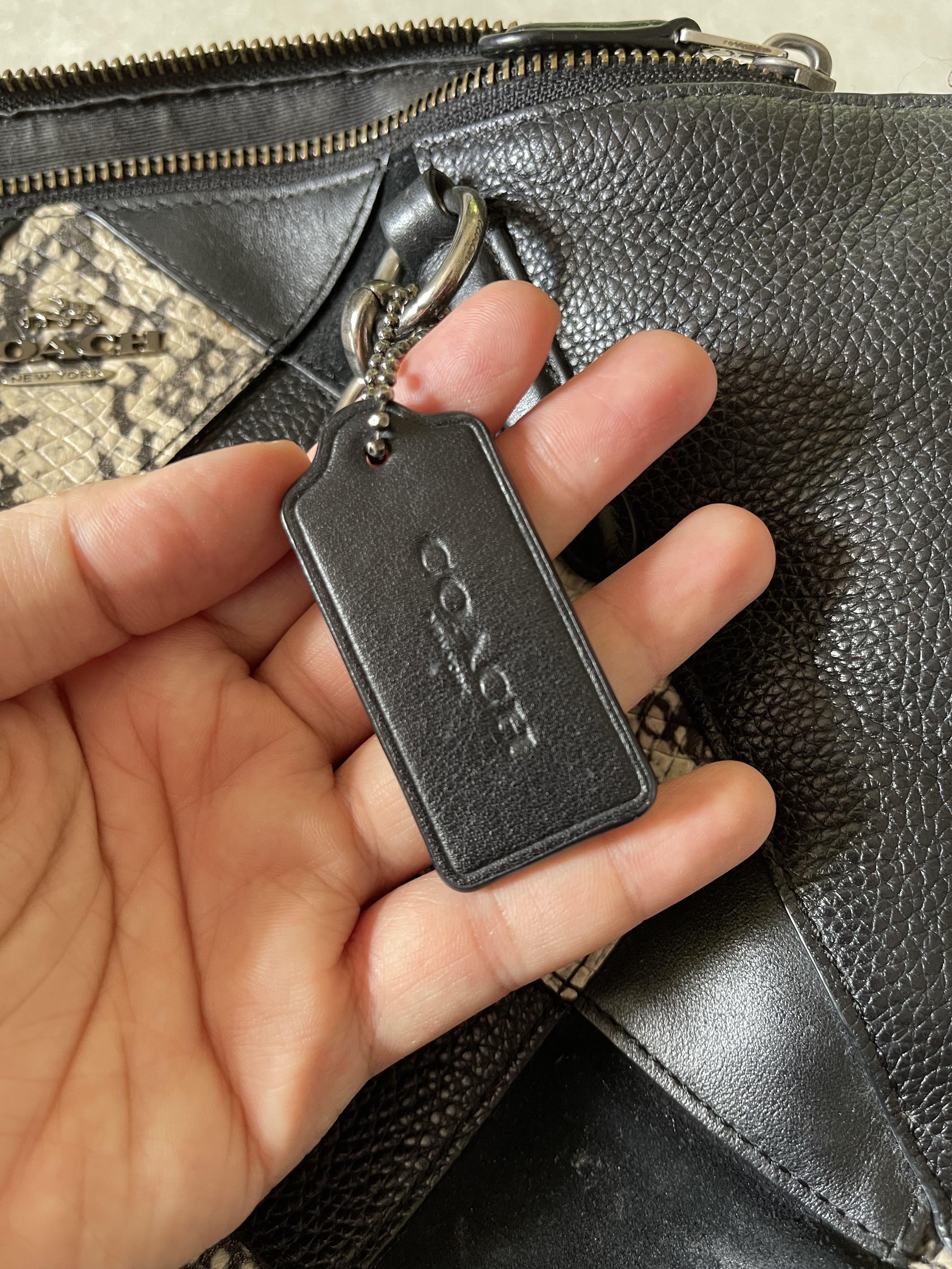 Coach Patchwork (Category: Bags & Wallets) located in Miri. Submitted by ordessa (Listing ID 1175719258, Image 2). Description: Coach Patchwork Well Used Rm450 .