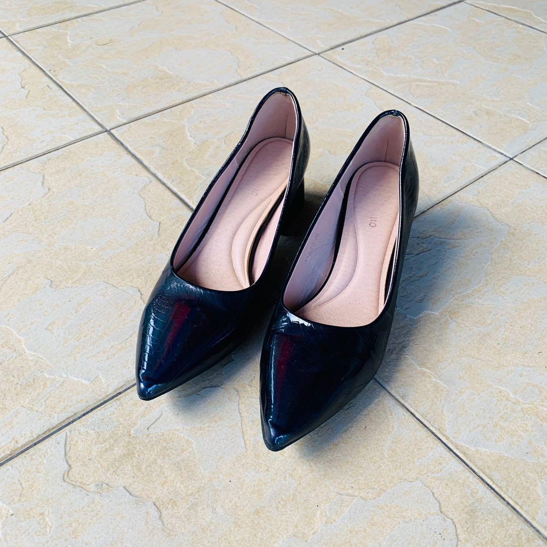 Reflective block heels store