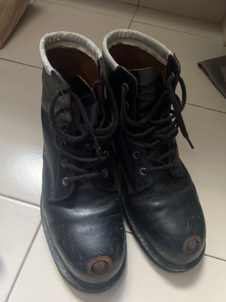 Dr marten boots, Men's Fashion, Footwear, Boots on Carousell