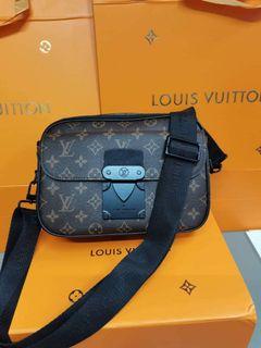 Extremely rare ❤️LV sling bag