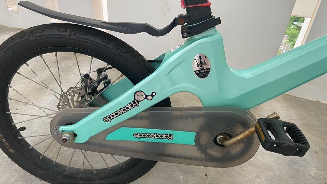 Spacebaby bike store