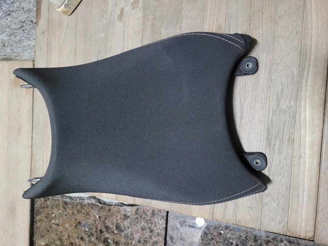 KTM duke 200/390 powerparts seat, Motorcycles, Motorcycle Accessories