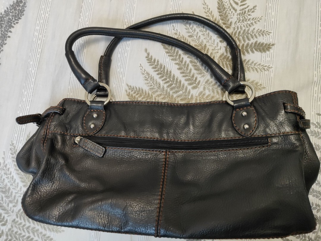 Le Saunda, Women's Fashion, Bags & Wallets, Shoulder Bags on Carousell