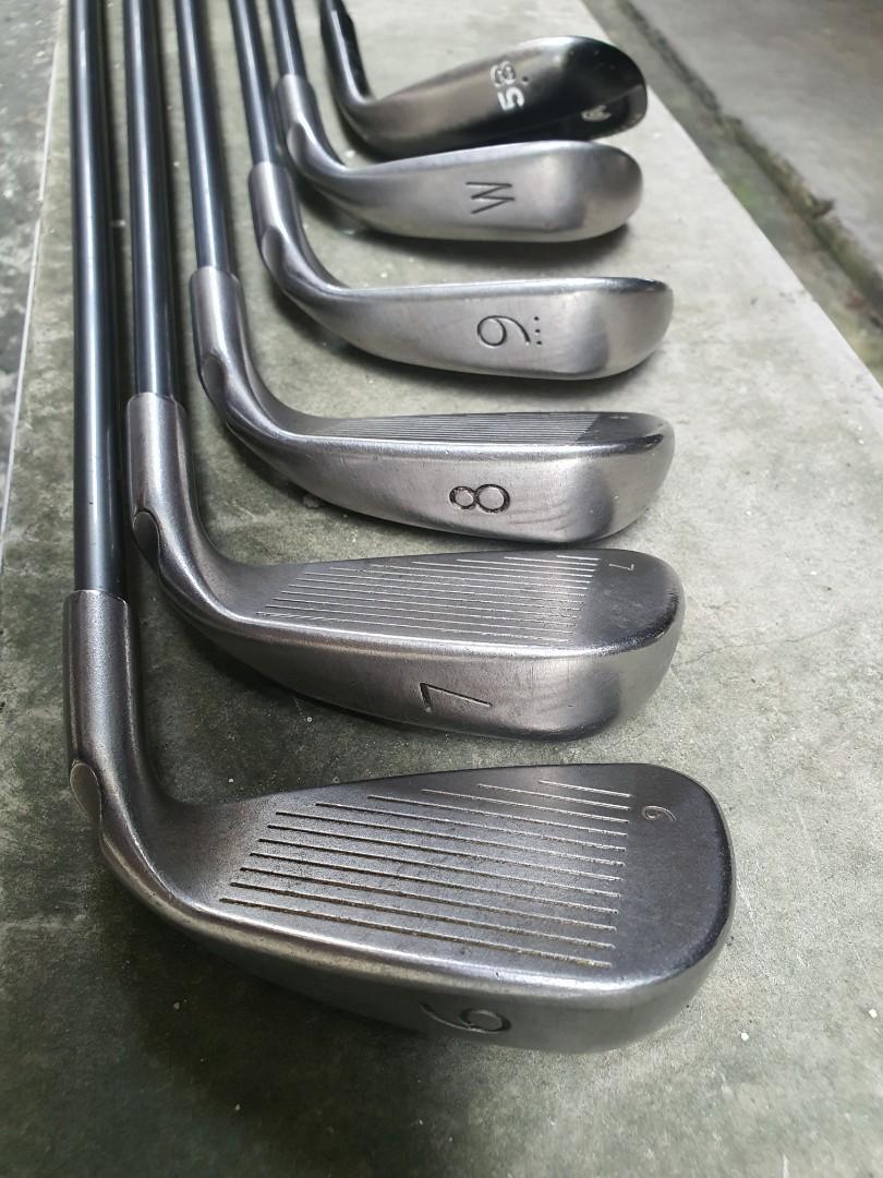 Left hand ping golf irons (5W) + 56 wedge. Good set for beginner