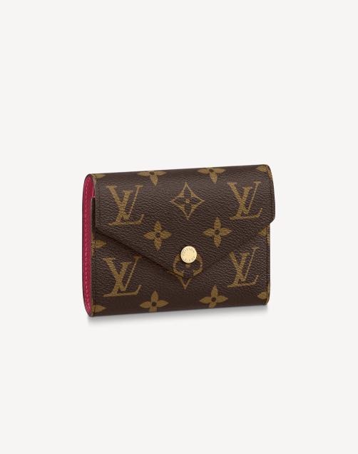Hi all! I've owned a Victorine wallet for a few years now and want  something smaller. Anyone have experience with these Dior and LV and which  would you prefer? Thanks :) 