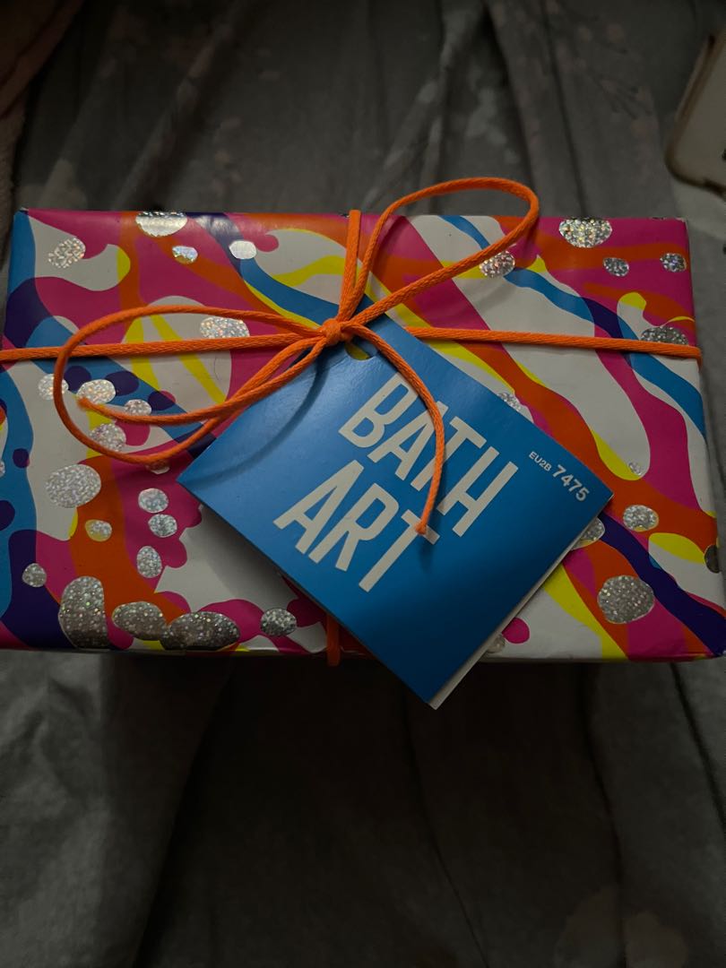 Lush bath bomb, Babies & Kids, Bathing & Changing, Bathtub & Bath