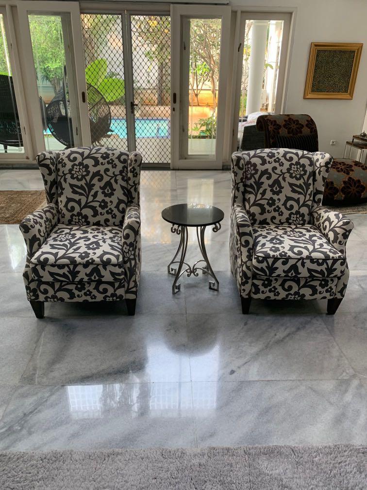 Malinda Furniture Gallery 2 Black and White Floral Singer Chairs