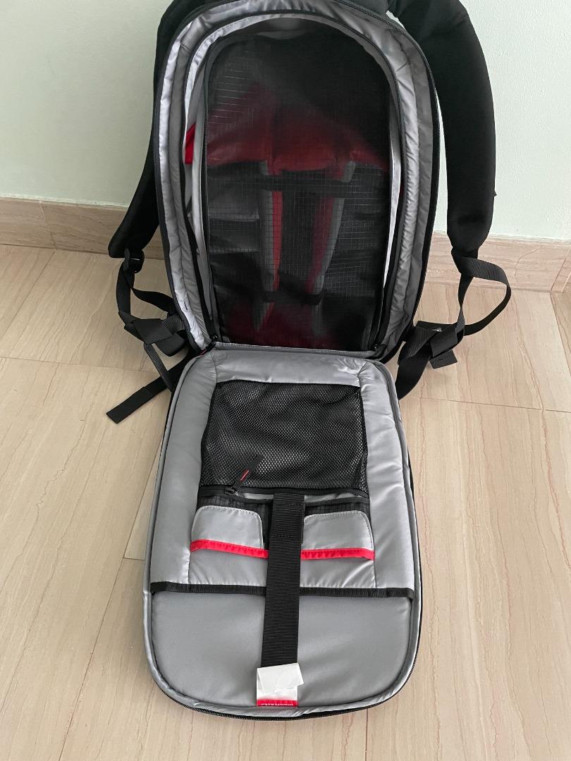 Manfrotto Pro Light camera backpack RedBee-210, Photography, Photography  Accessories, Camera Bags  Carriers on Carousell