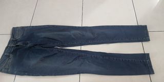 (Category: ) located in . Submitted by leyasellpreloved (Listing ID 1175764993, Image 1). Description: .