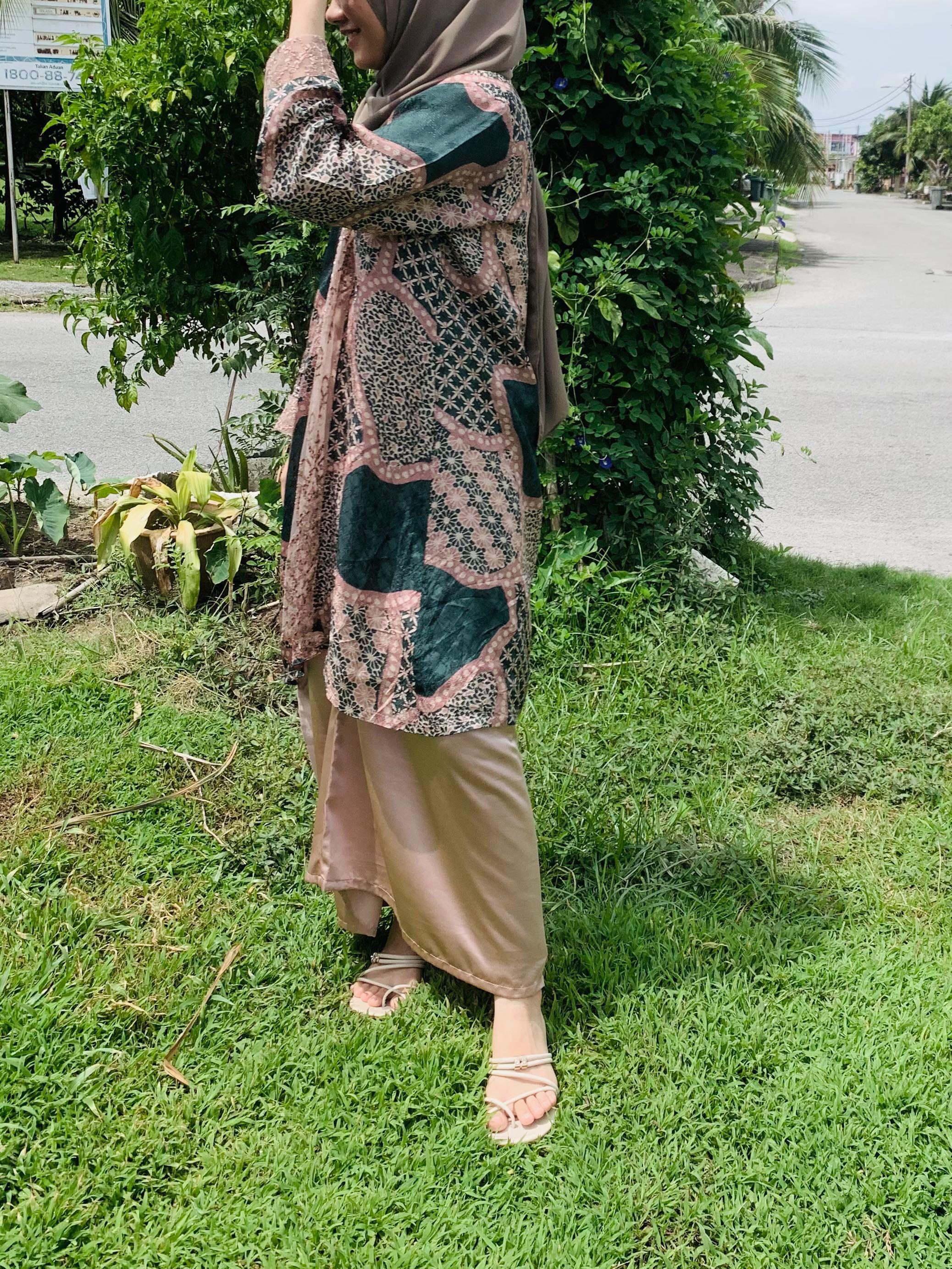 8 Penampilan Terbaru Putri Indonesia 2020, Ayu Maulida Memesona Dibalut  Hijab yang Kini Tinggal di Swiss - Photo Fimela.com