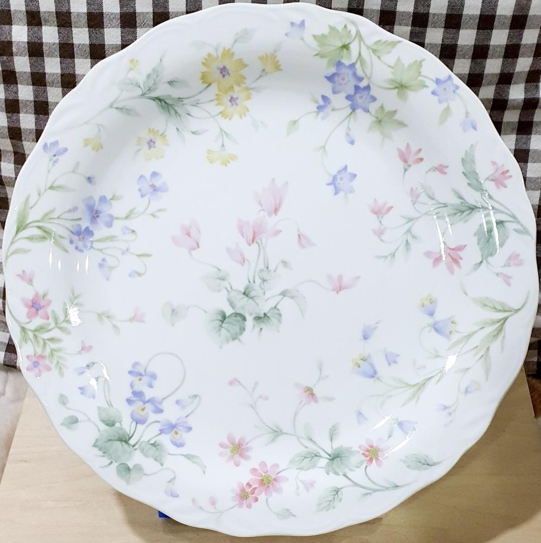 Narumi Bone China Mug - Floral Paradise Design, Beige With Leaf & Flower Motif, 9.8 Oz