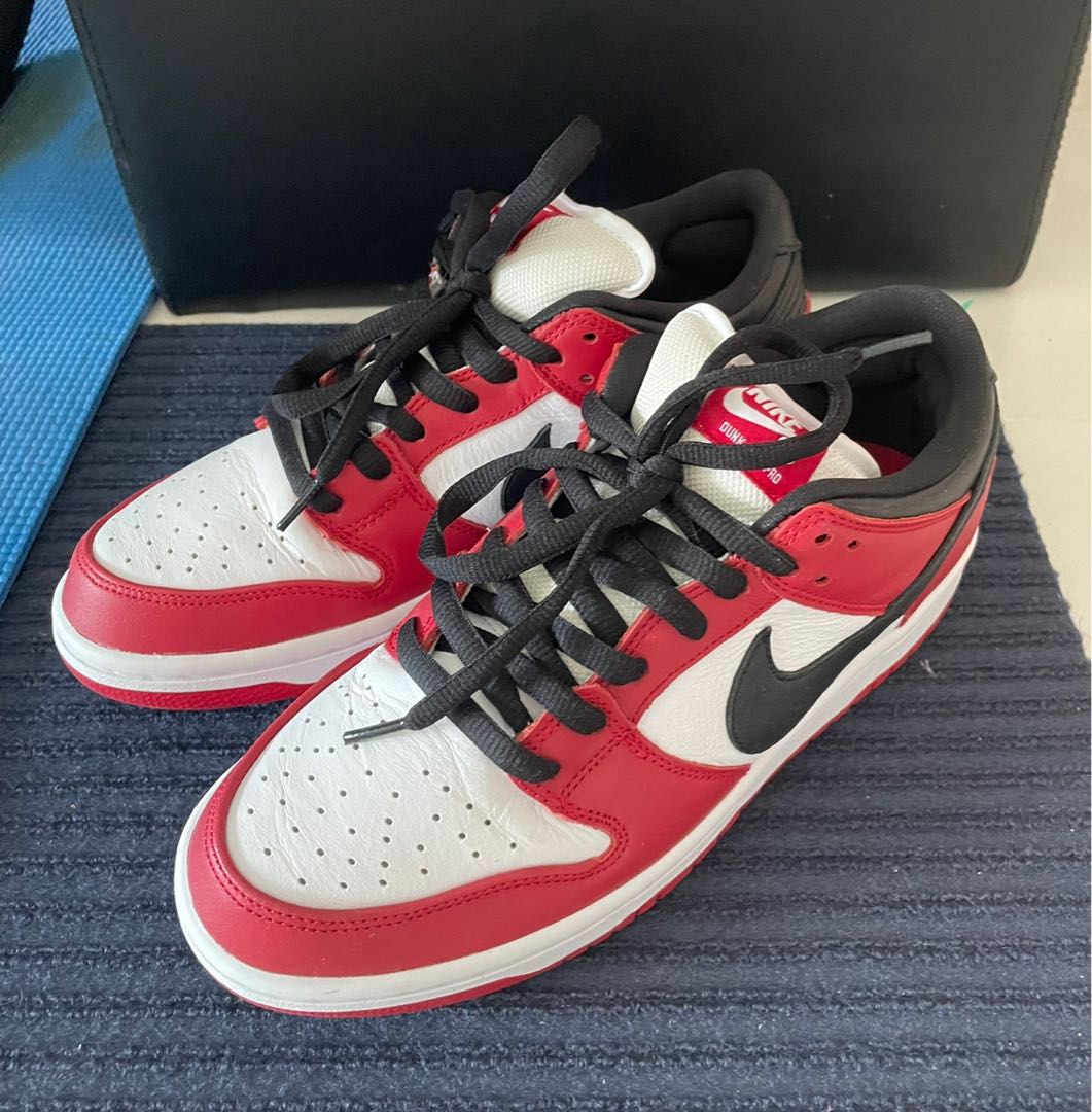 Nike Chicago Red Dunks, Men's Fashion, Footwear, Sneakers on Carousell