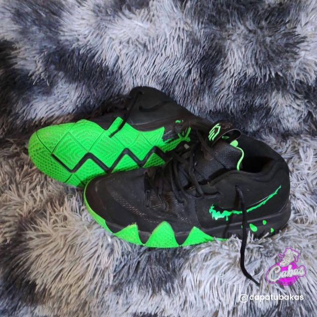 NIKE KYRIE 4 HALLOWEEN Fesyen Pria Sepatu Sneakers di Carousell