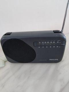 Philips Portable AM / FM radio