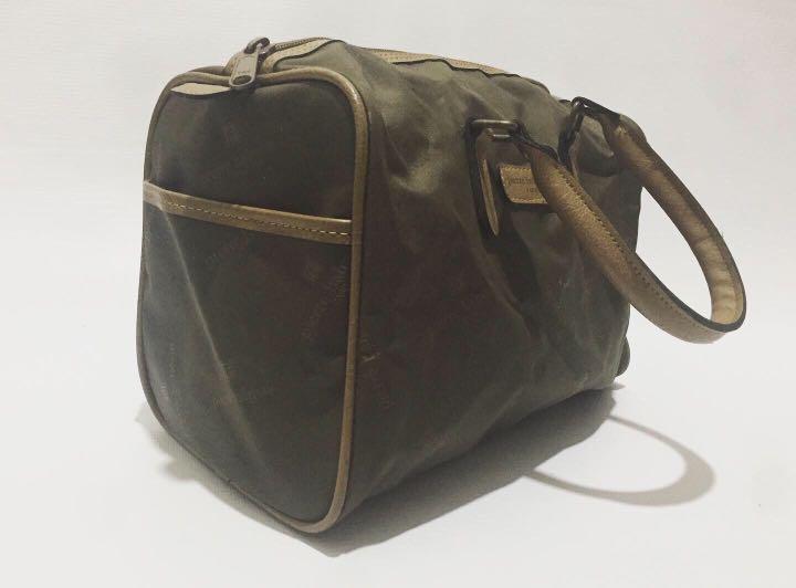 Pierre Balmain Mini Duffle Bag (Category: Luxury Bags & Wallets) located in San Juan City. Submitted by pepitomanaloto_777 (Listing ID 1175823947, Image 3). Description: Pierre Balmain Mini Duffle Bag Condition: 8/10 Price: 1.3k Shipping fee not included..