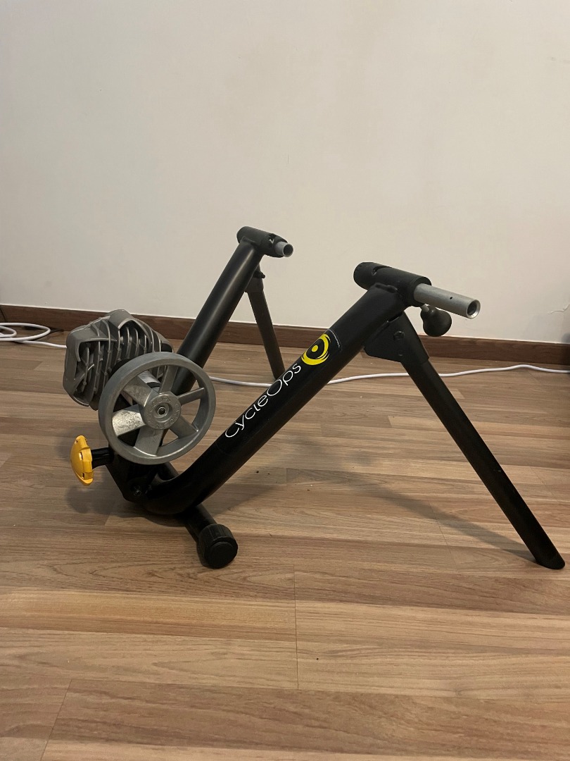 Saris cycleops deals fluid bike trainer