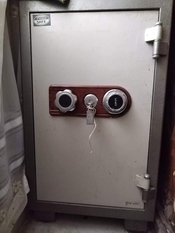 Toro Safe Vault (Dial & Key Combination), Furniture & Home Living