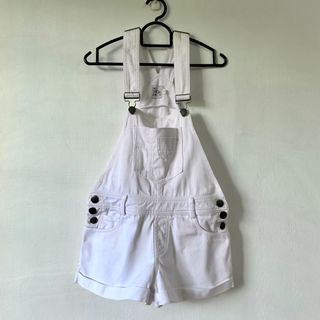 (Category: ) located in . Submitted by mysisterclothes (Listing ID 1175728703, Image 1). Description: .