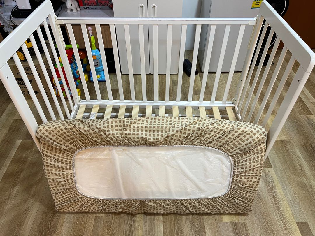 Used baby cots, Babies & Kids, Baby Nursery & Kids Furniture, Cots