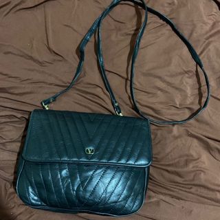 (Category: ) located in . Submitted by piamfinds (Listing ID 1175833980, Image 1). Description: .