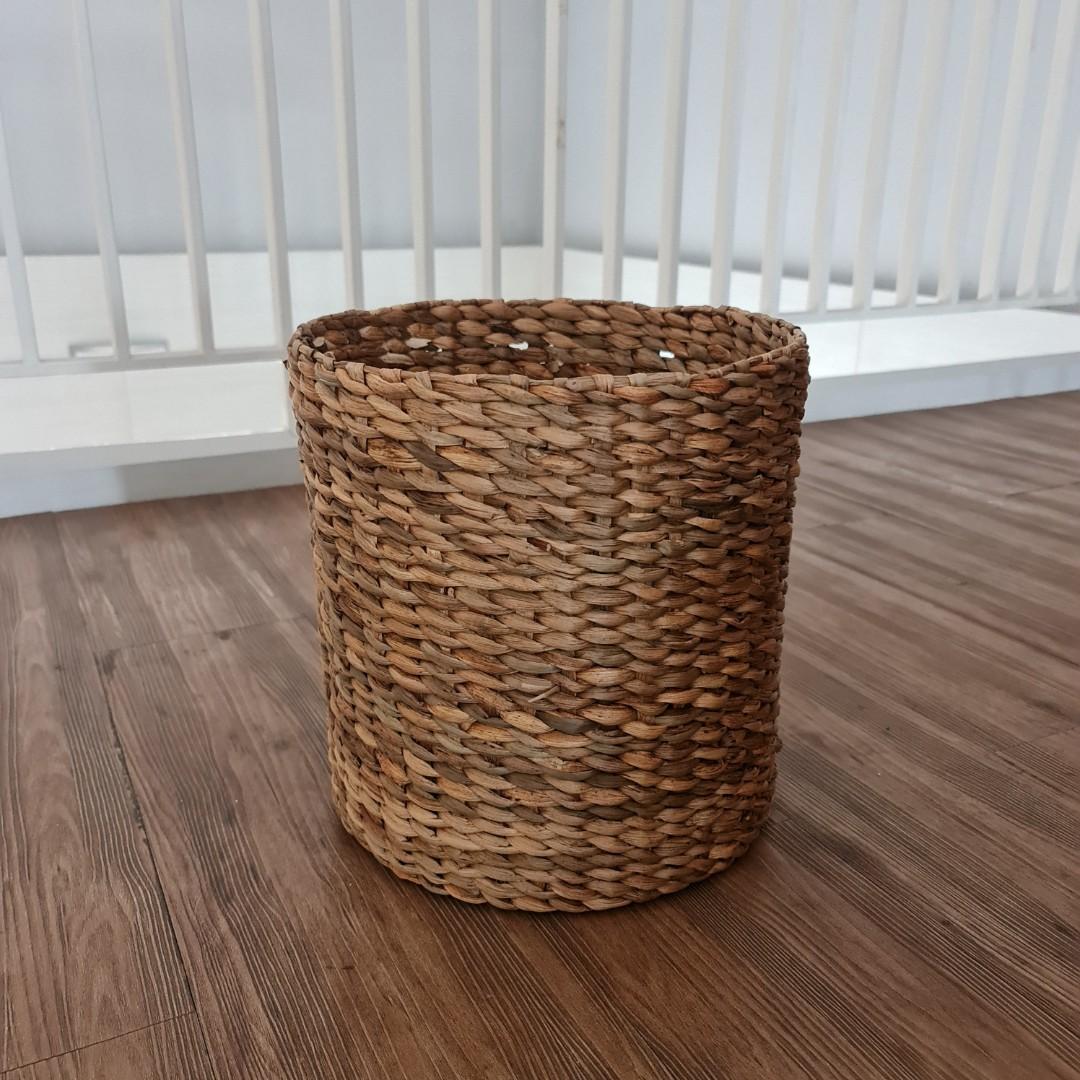 Water hyacinth Round Basket, Perabotan Rumah di Carousell