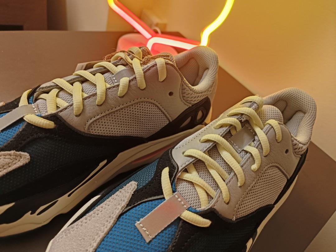 Yeezy boost 700 top wave runner size 7
