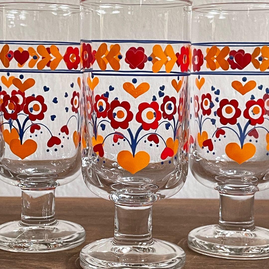 RESERVED 5 footed drinking glasses featuring hearts and flowers