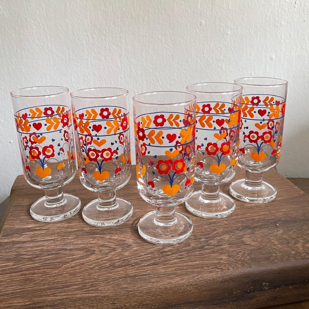 RESERVED 5 footed drinking glasses featuring hearts and flowers