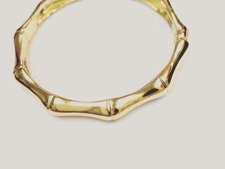 Bamboo designed in round shape hinge bangle