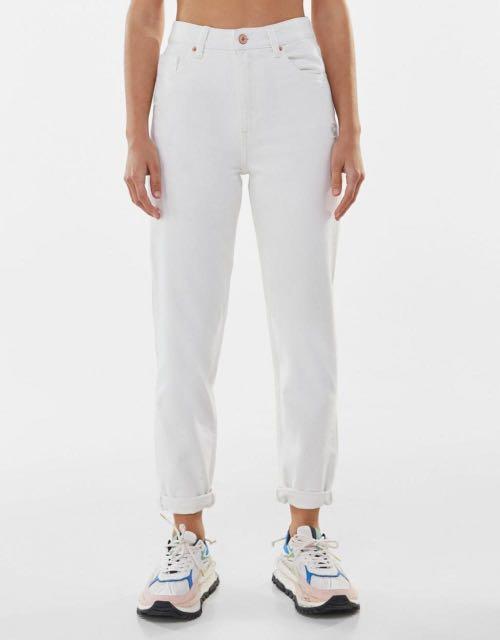 Bershka White Mom Jeans (Authentic), Women's Fashion, Bottoms, Jeans on ...