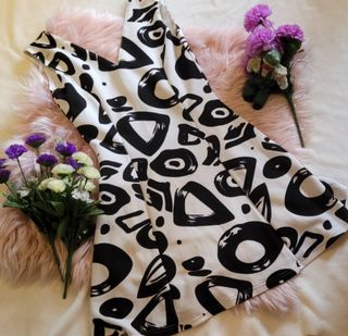 (Category: ) located in . Submitted by issa_wardrobe (Listing ID 1170484439, Image 1). Description: .