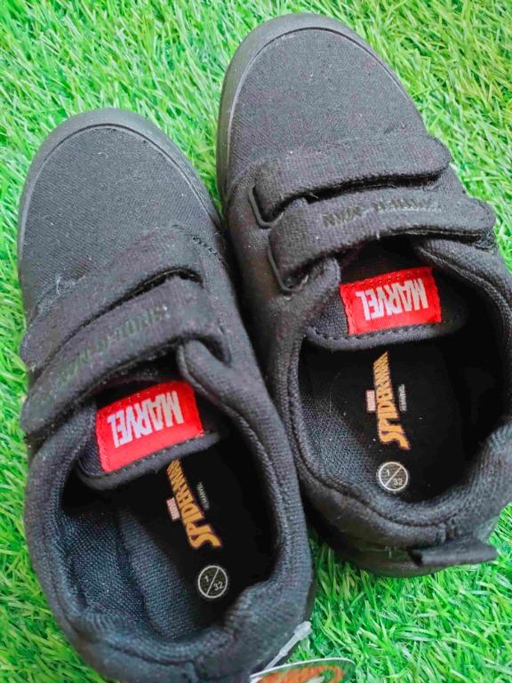 Brand new Marvel Spider Man shoe for kid size EU32 black color