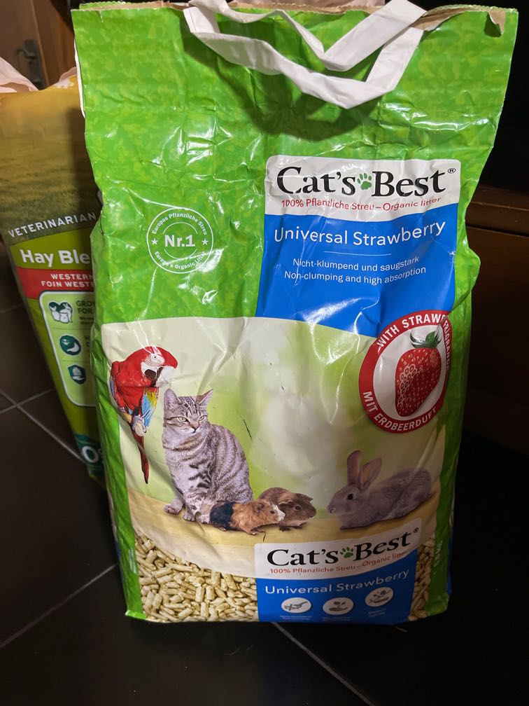Cat litter, Guinea pig litter, Pet Supplies, Health & Grooming on Carousell