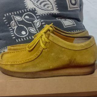 Clarcks Wallabee Ochre Suede