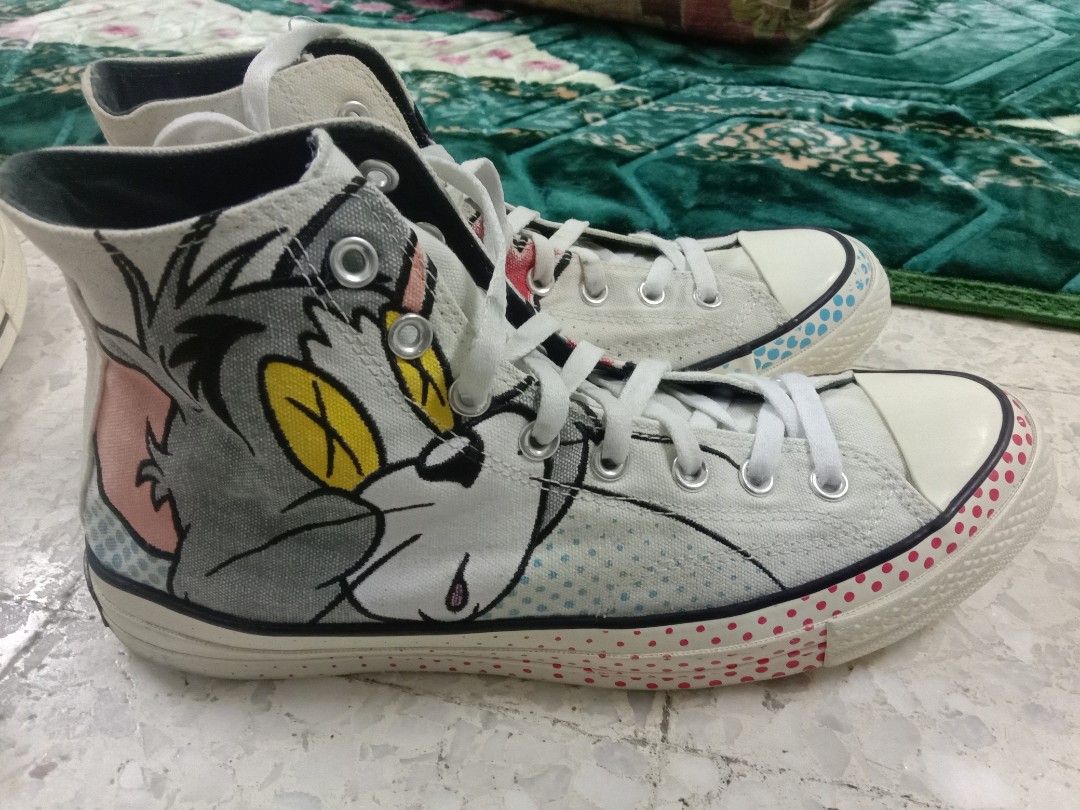 Tom and jerry chuck 2024 taylor all star high top
