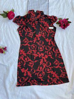 Dress merah hitam bunga